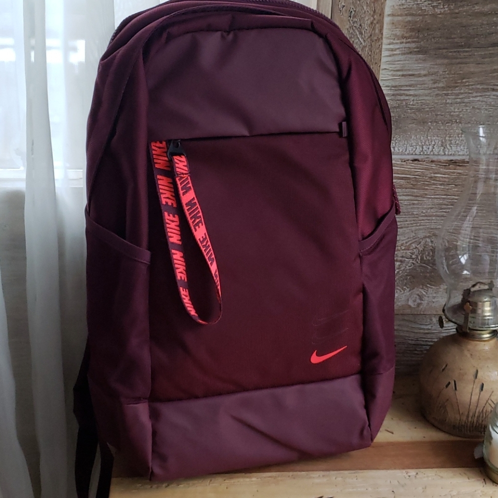 Nike Sportswear Essentials Backpack